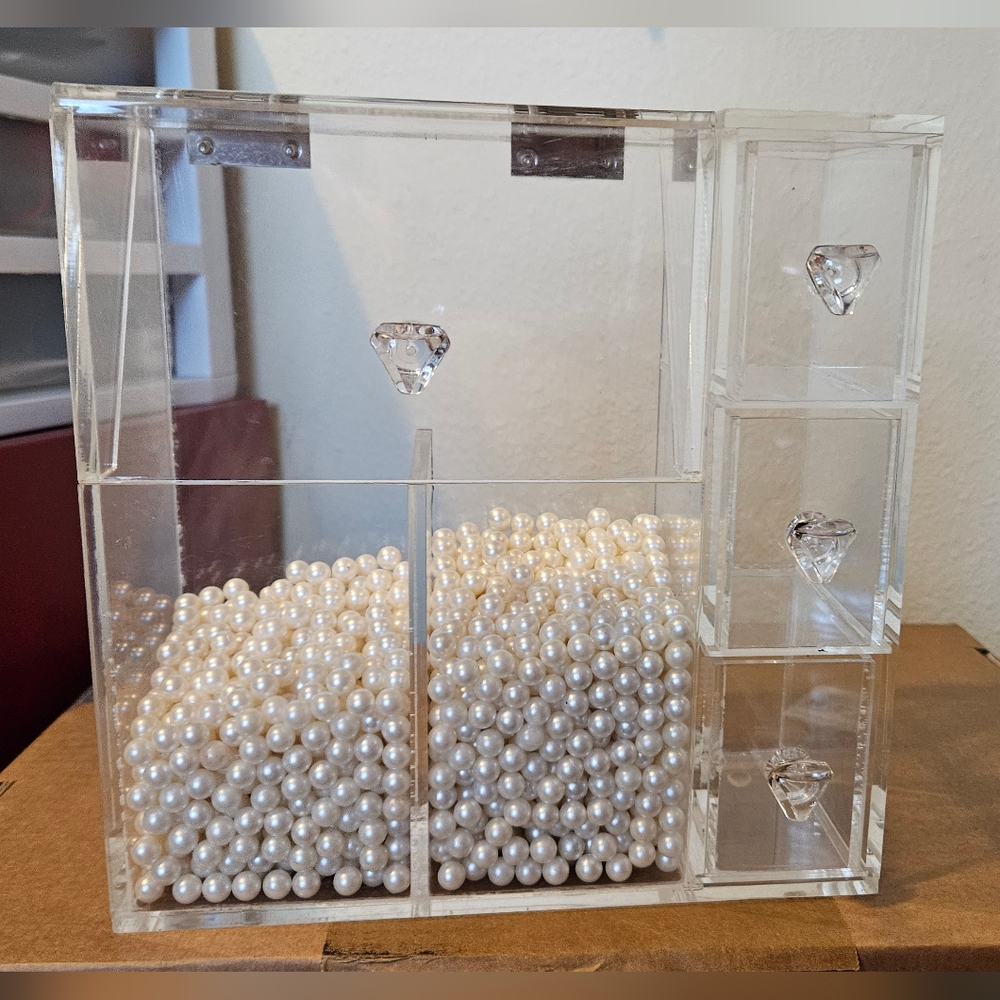Clear Acrylic Makeup Brush Storage And Organizer with Pearl Accents